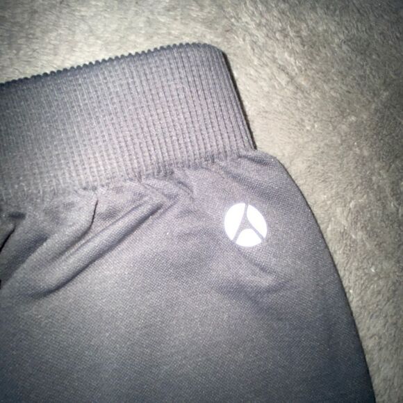 avocado Leggings Full Length NWT’s in Pewter - Picture 3 of 9